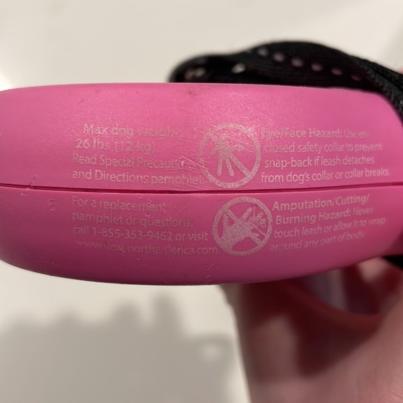 Pink flexi dog leash - Picture 2 of 3